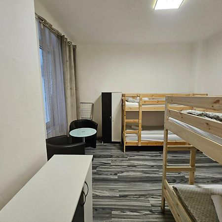 Small Apartment In Downtown For Groups Prague Exterior photo